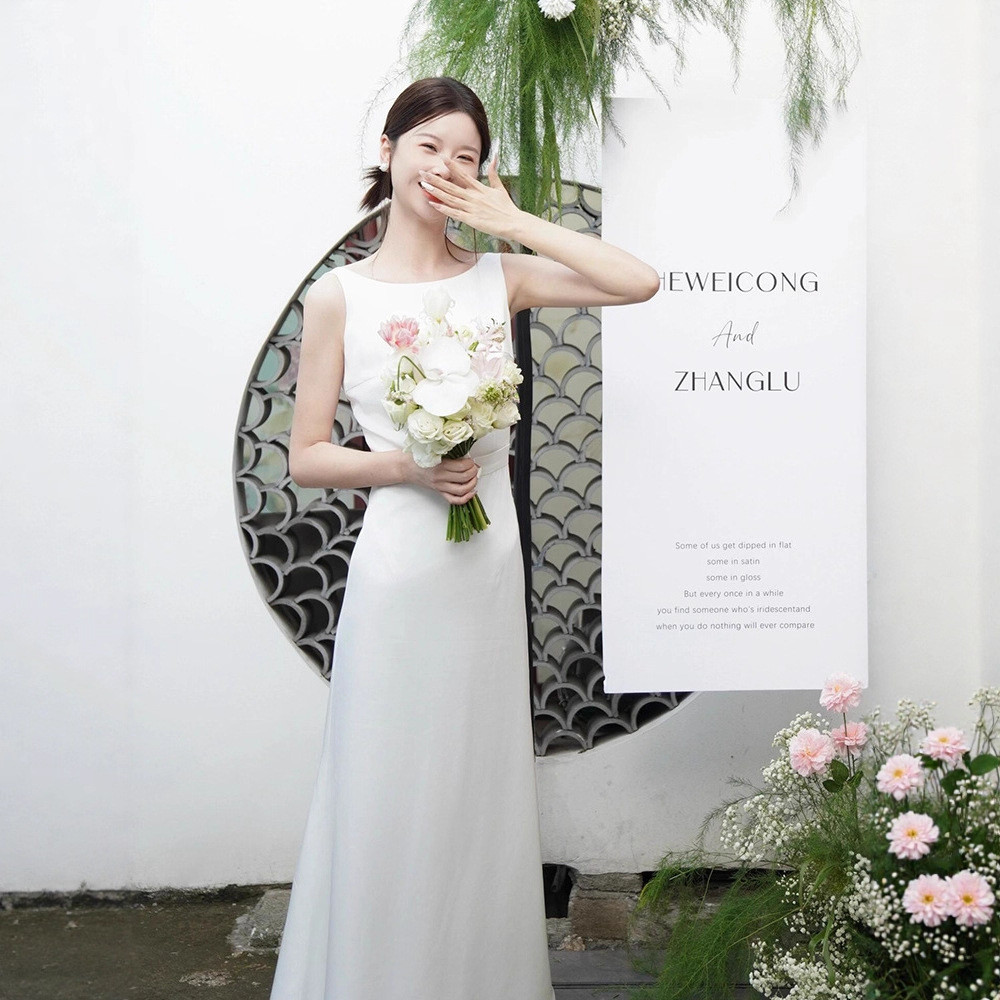 ウェディングドレス 白 黒 ノースリーブ シンプル 韓国風 結婚式 パーティー 前撮り 二次会 お呼ばれ AK554