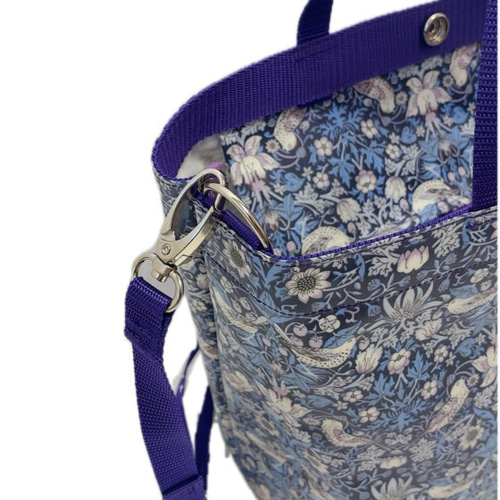 リバティ・ラミネート】軽量 撥水 トートバッグS ストロベリーシーフ