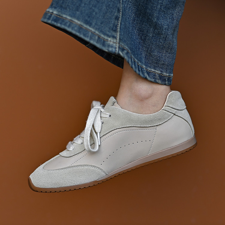 シンプルなデザイン スニーカー レディース　外反母趾ok! 5321