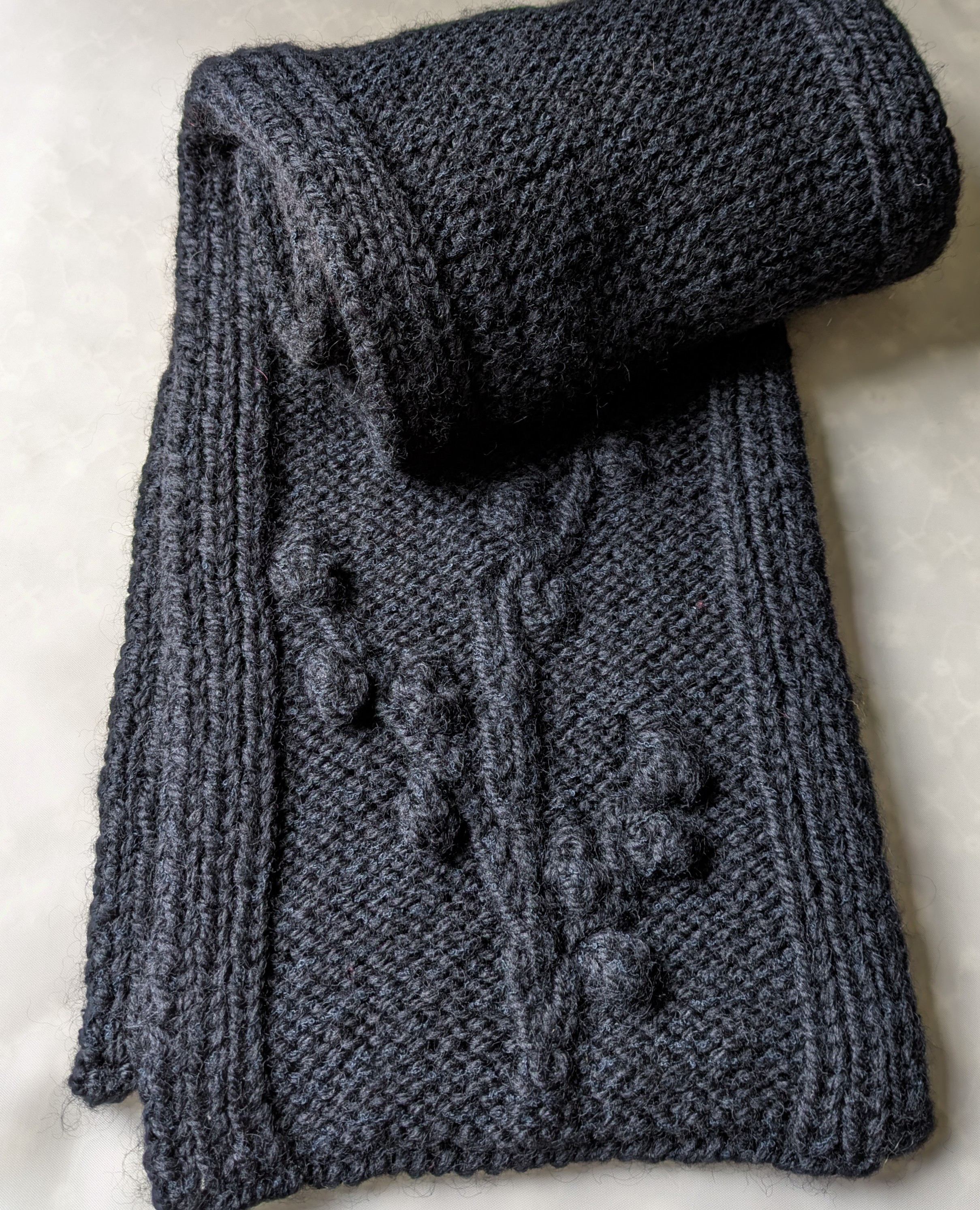 【送料無料】手編みウールマフラー　黒　モノトーン 5,200円