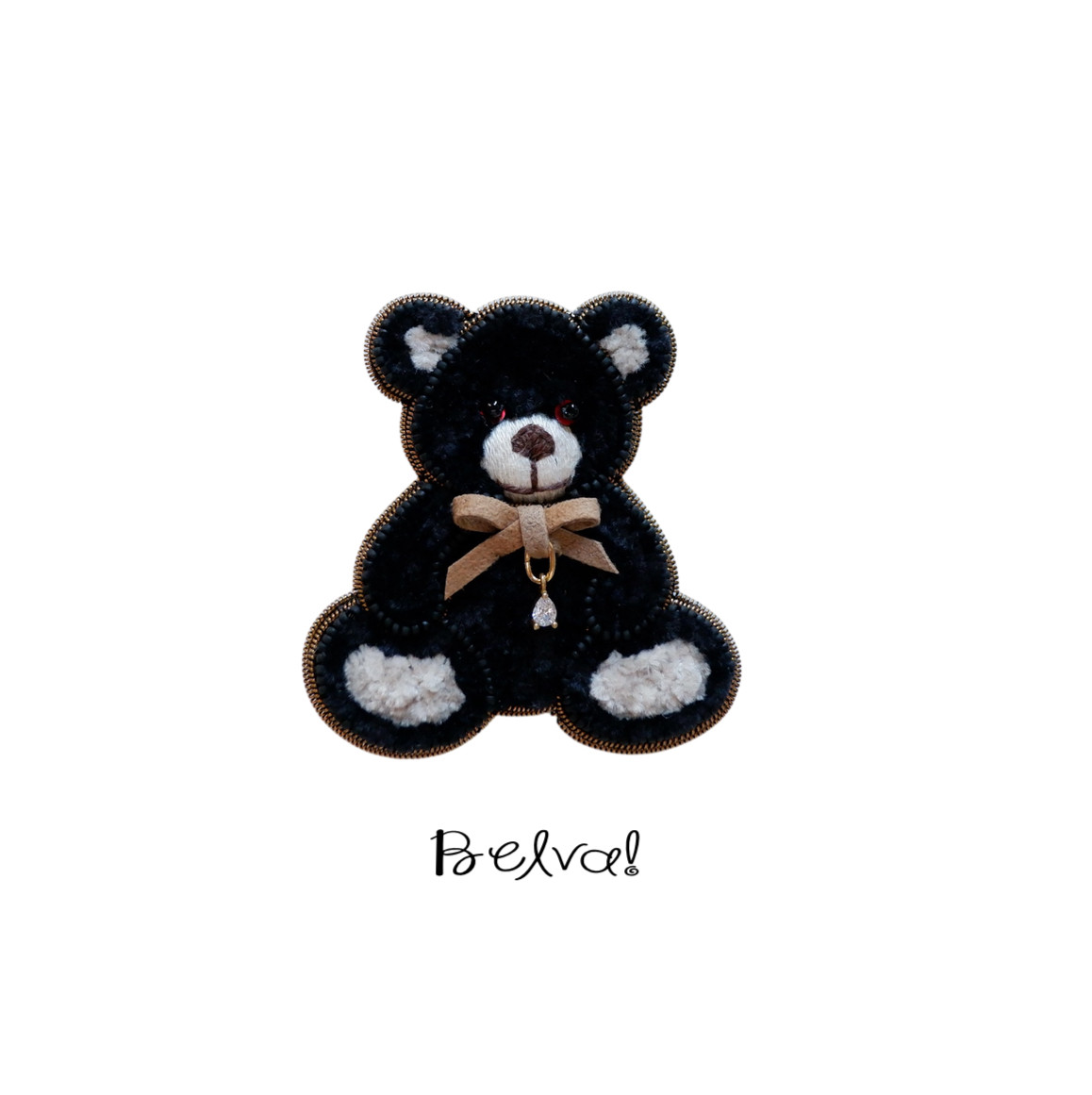 再販❣️ビーズ刺繍のブローチ　-ヴィンテージ風のテディベア-