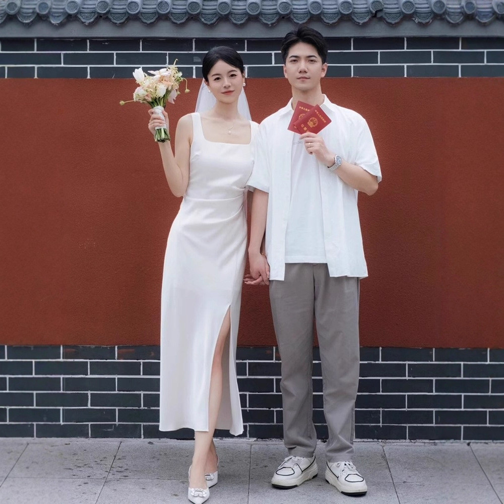 ウェディングドレス 白黒 サテン ノースリーブ 韓国風 花嫁 結婚式 パーティー 前撮り 二次会 お呼ばれ AK564