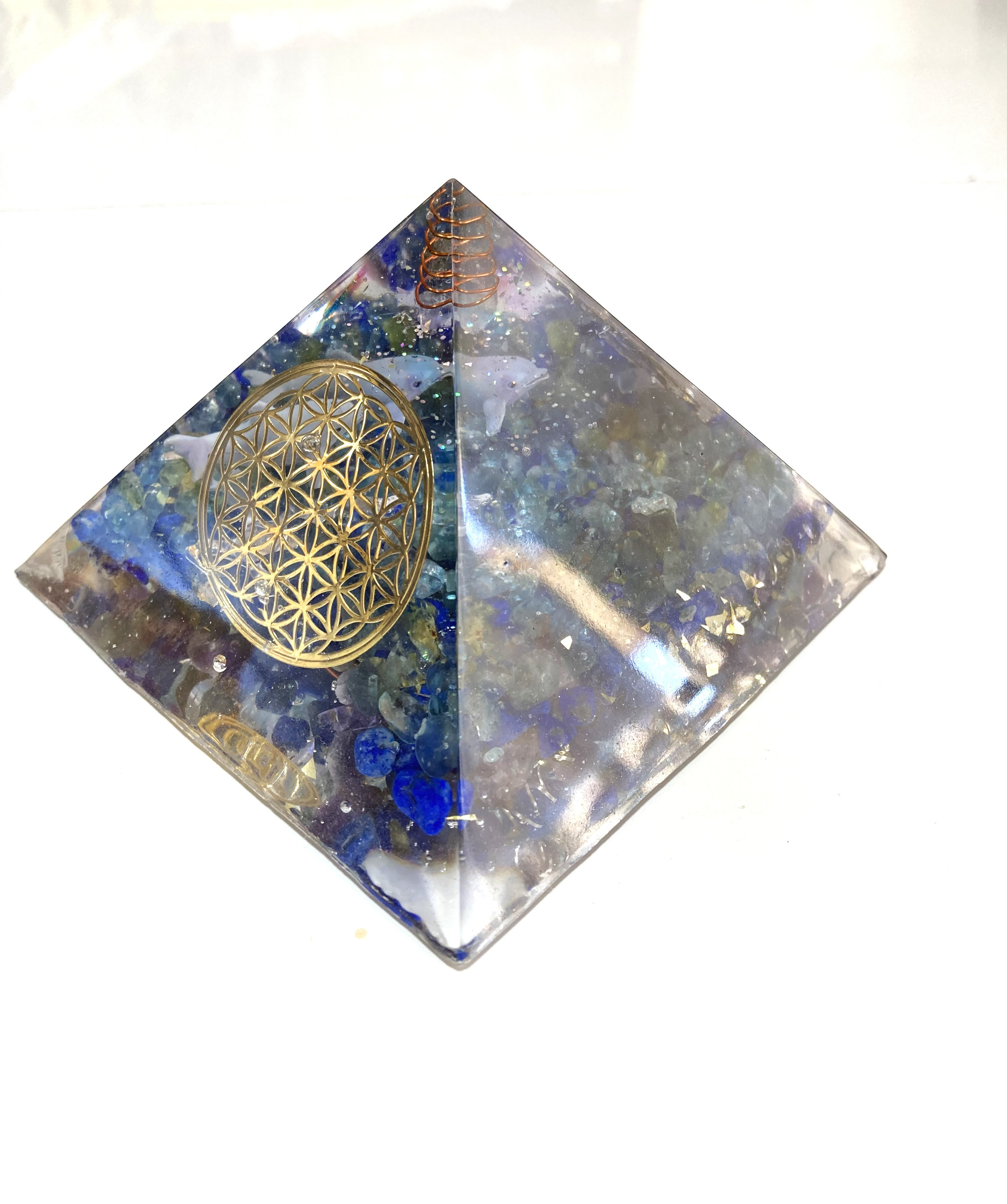 オルゴナイト　ピラミッド　神聖幾何学（フラワーオブライフ）&龍とイルカ