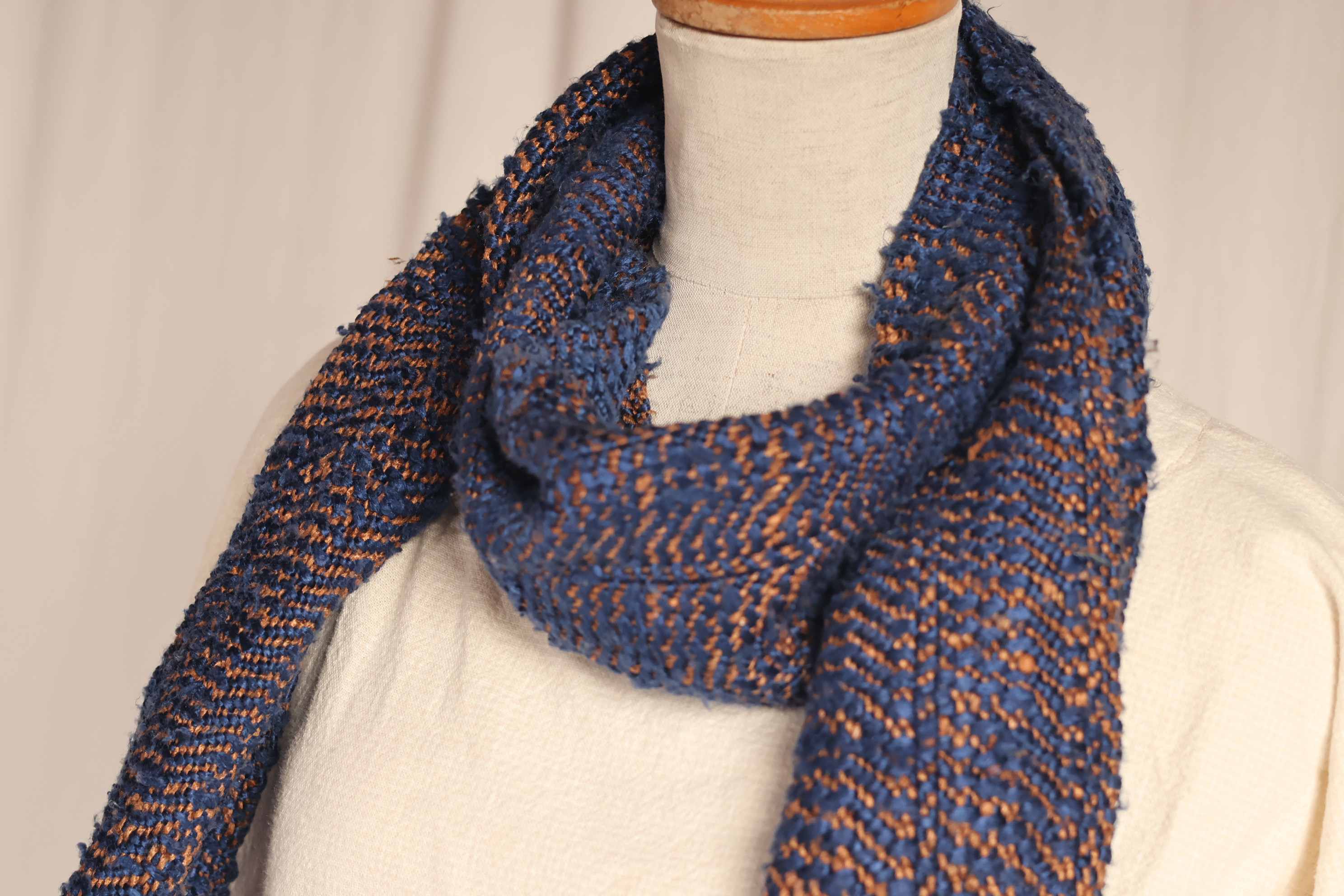 手織りきびそシルク　ヘリボーン柄マフラー