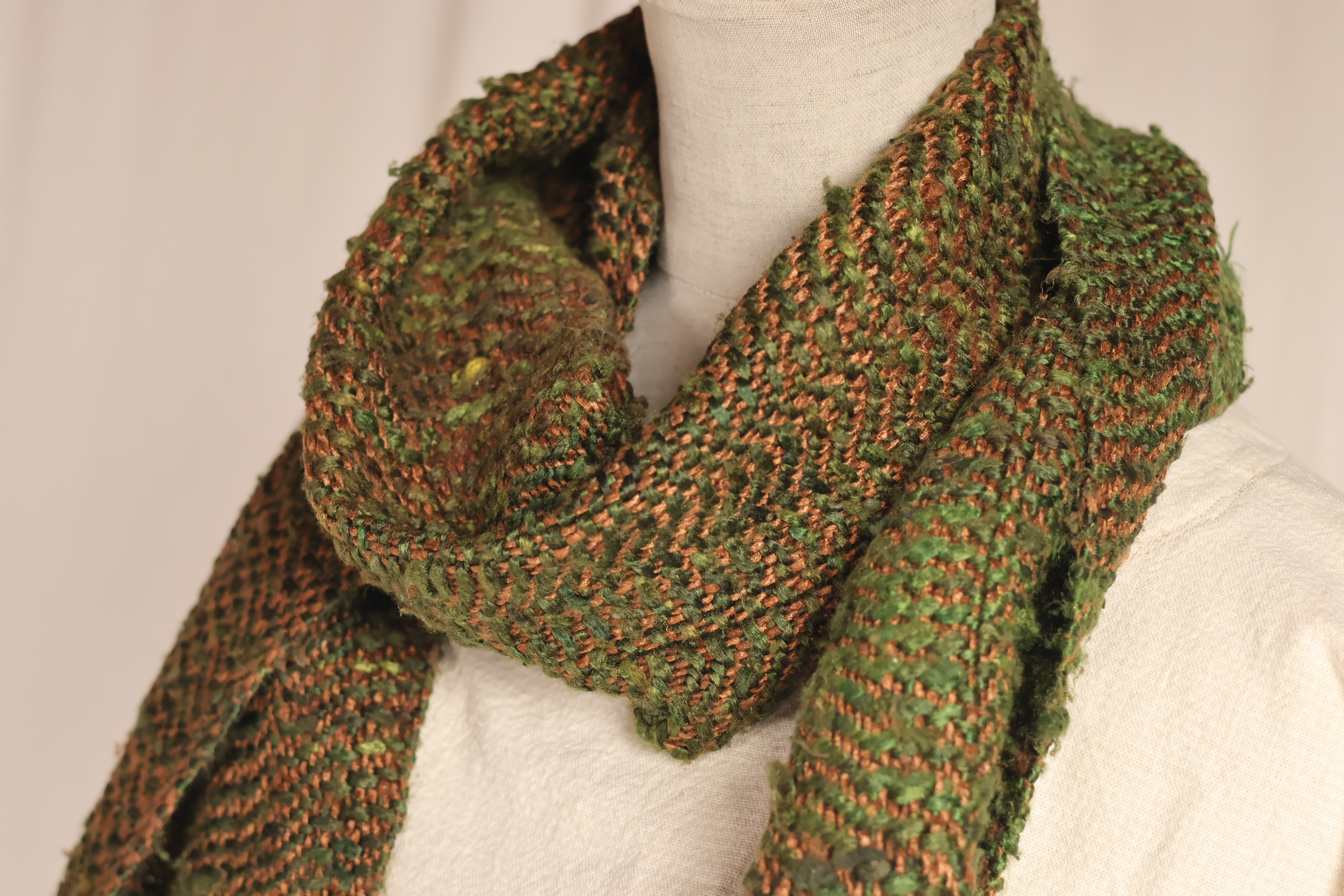 手織りきびそシルク　ヘリボーン柄マフラー