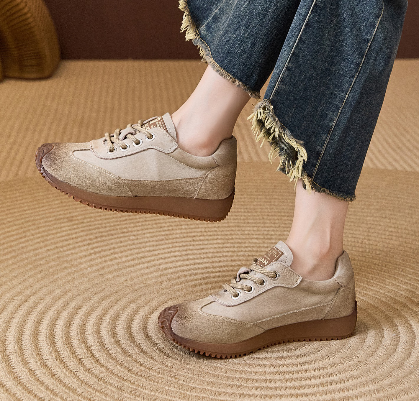 シンプルなデザイン スニーカー レディース　外反母趾ok!