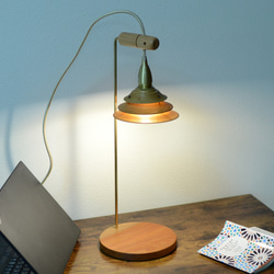 竹灯り・竹灯籠 十輪の蓮の花が掘ってあり広角で灯りを楽しめる