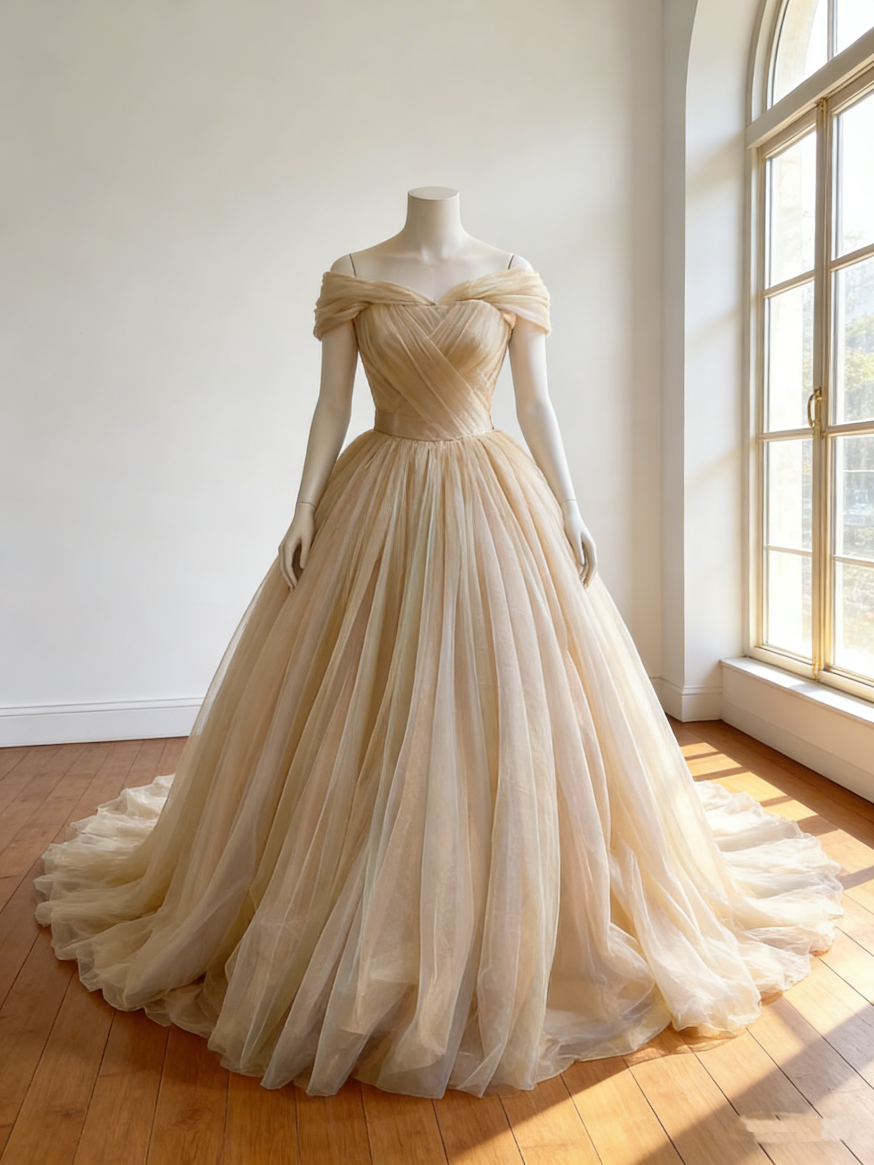 カラードレス  薄シャンパン色  オフショルダー   ソフトチュール  華やかなトレーン   披露宴/結婚式