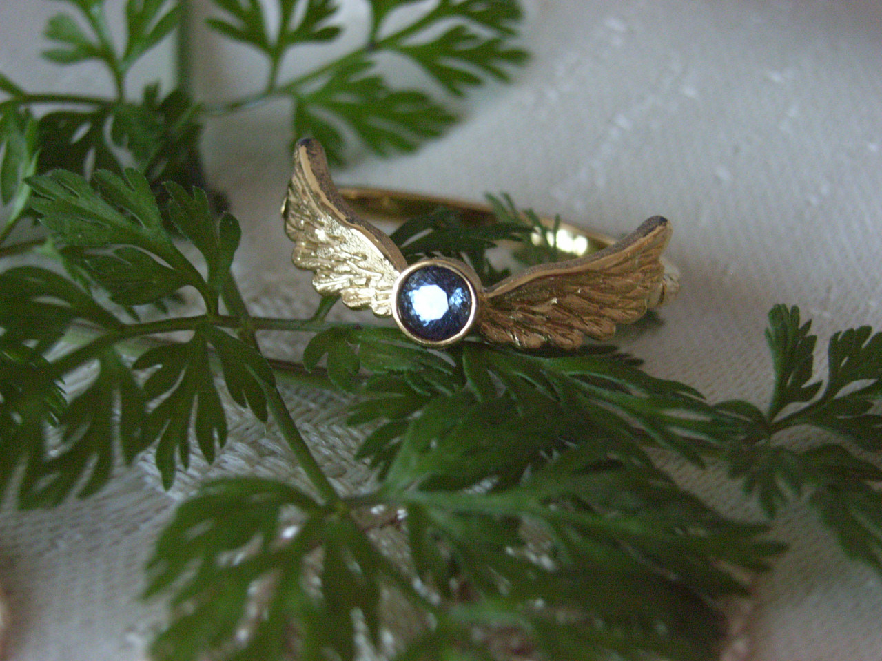 K18YGブルースピネル　翼のリング