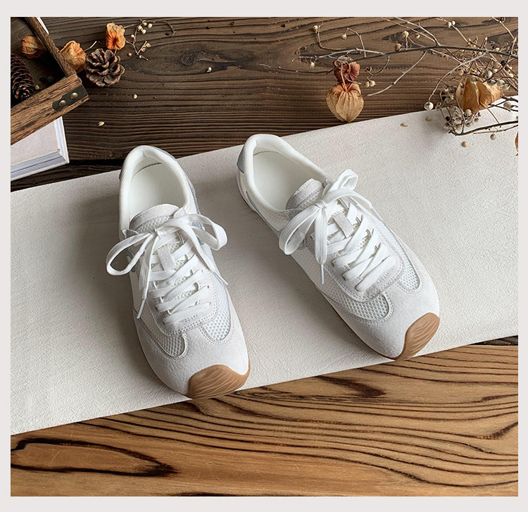 2025 新作 レディース本革ホワイトスニーカー 薄底アガムシューズ メッシュ透気ドイツトレーナー カジュアルスポーツシ