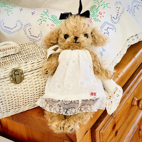 プードル好きさんのためのアンティークレースを纏ったテディプードル　テディベア プードル好きさんのためのアンティークレースを纏ったテディプードル