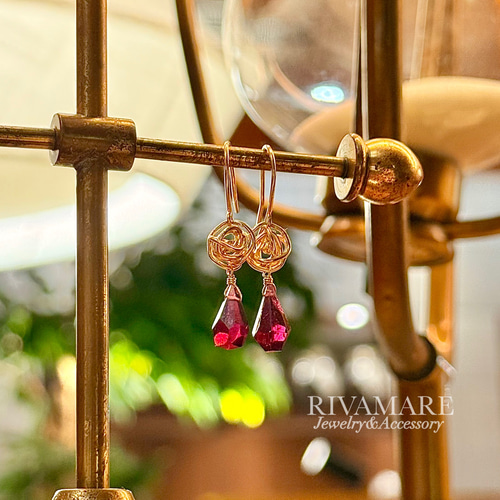 ロードライトガーネット ラフカット 14kgf ワイヤーピアス イヤリング