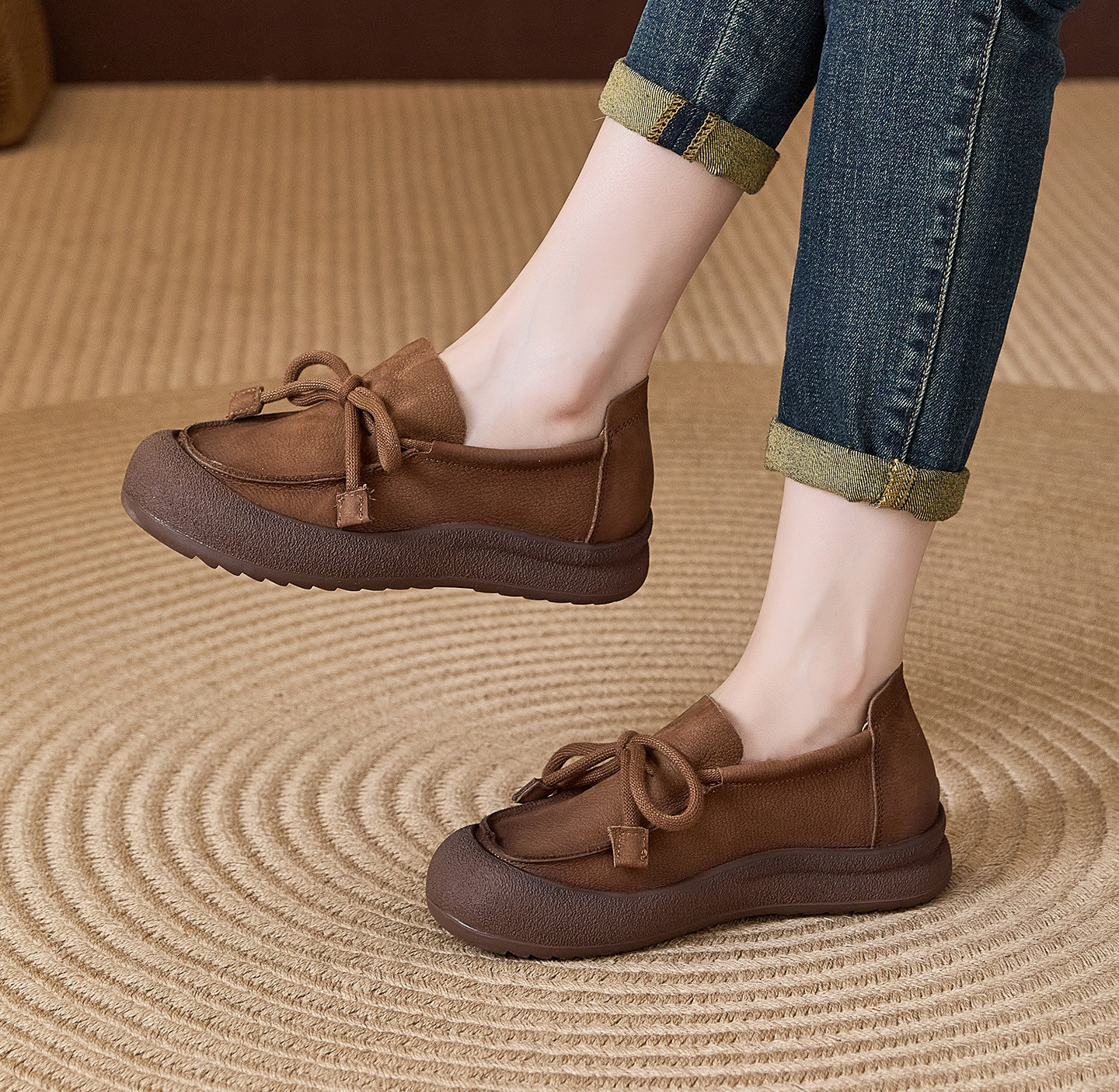 シンプルなデザイン スニーカー レディース　外反母趾ok!