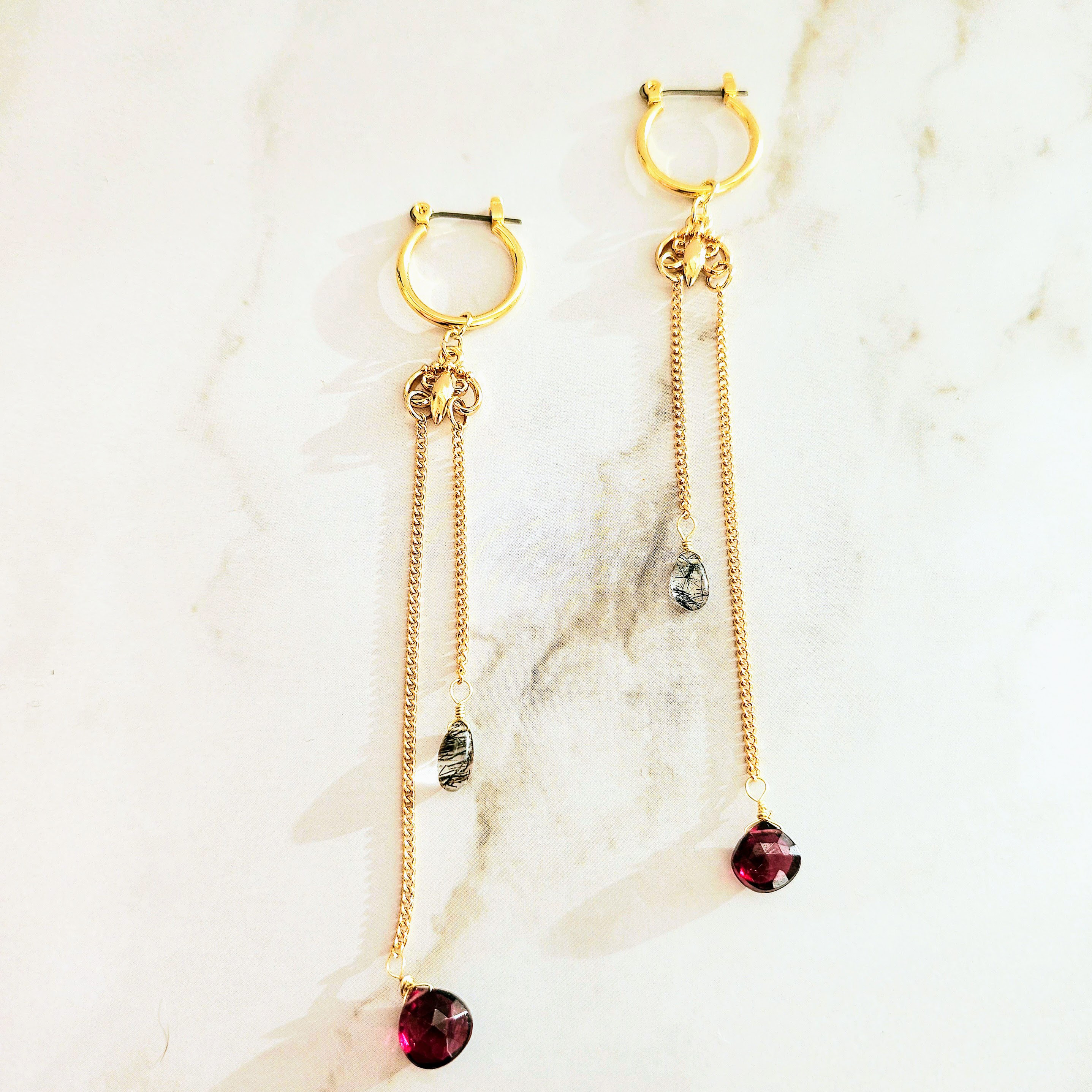 【宝石質ロードライトガーネット×トルマリンクォーツ】 1月誕生石の甘すぎないロングピアス｜天然石｜金属アレルギ―対応
