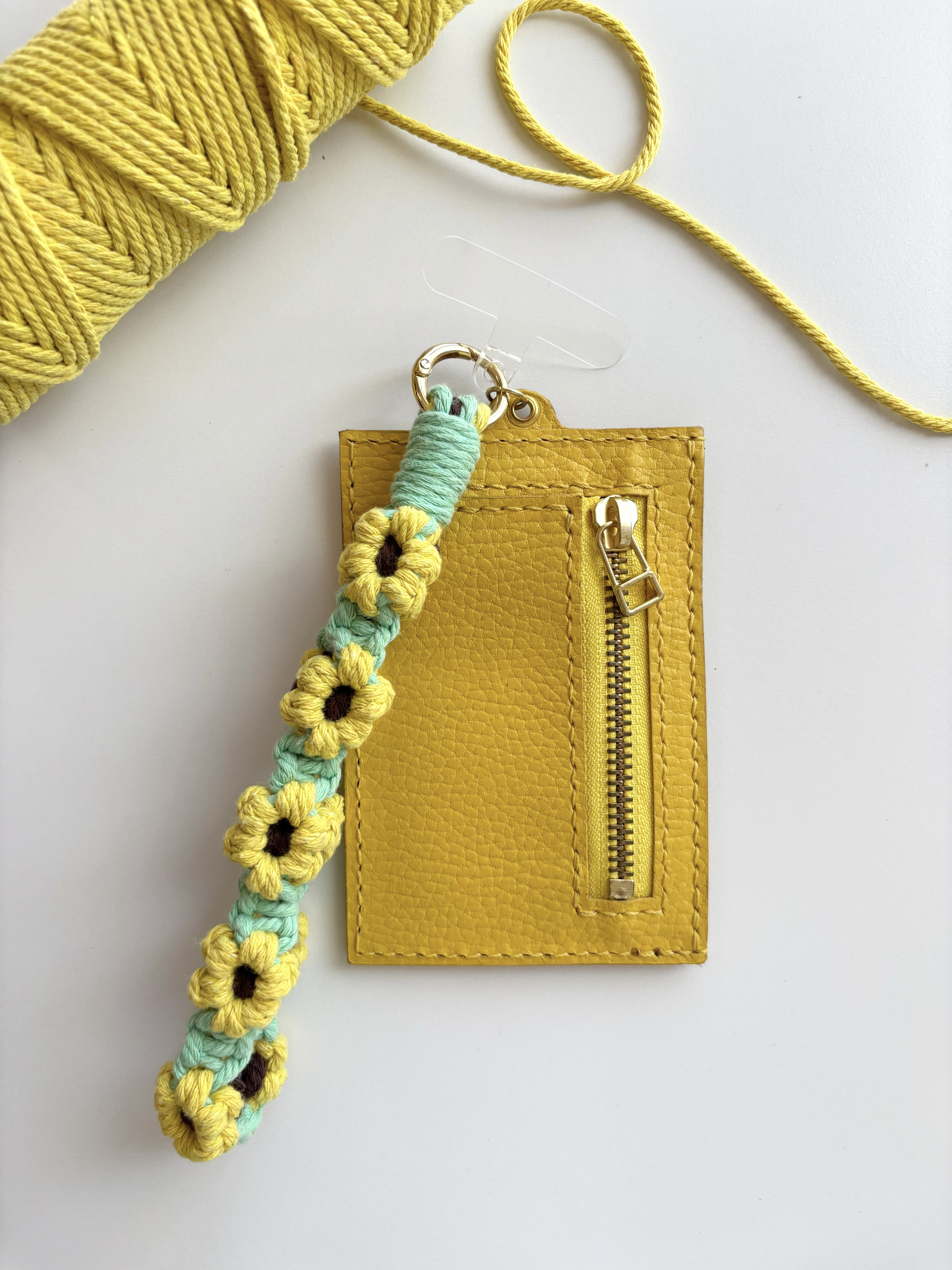コンパクトウォレット　イエロー　マクラメストラップ付き　（受注生産）