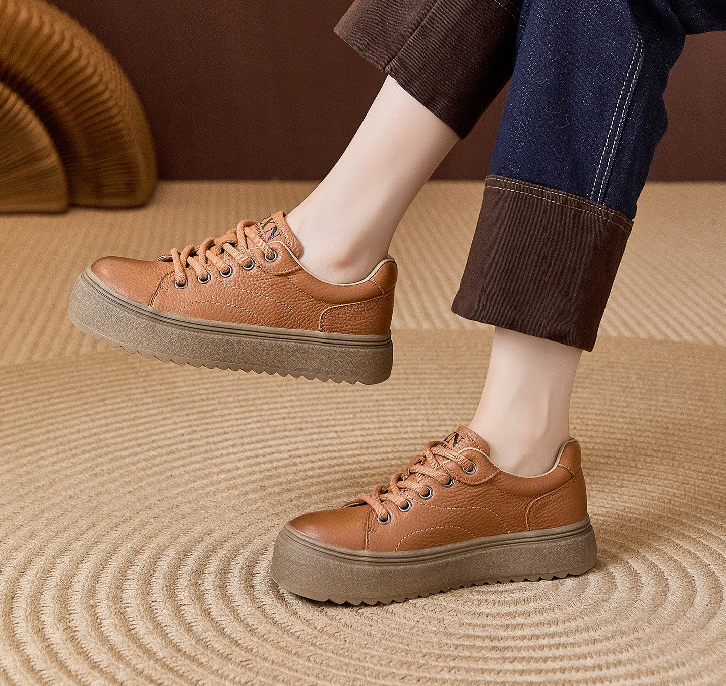 シンプルなデザイン スニーカー レディース　外反母趾ok!