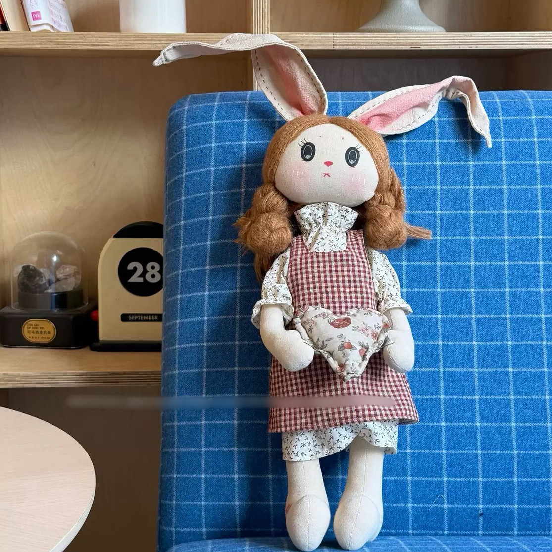 手作り 刺繍 布製 可爱い 可動関節付き ミニドール 人形 ぬいぐるみ【アメリカン田園ヴィンテージ｜うさぎの女の子】1体