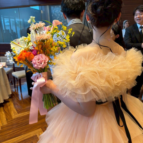 実例写真！カラードレス オレンジ 取り外し可能なオフショルダー