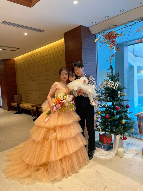 実例写真！カラードレス オレンジ 取り外し可能なオフショルダー