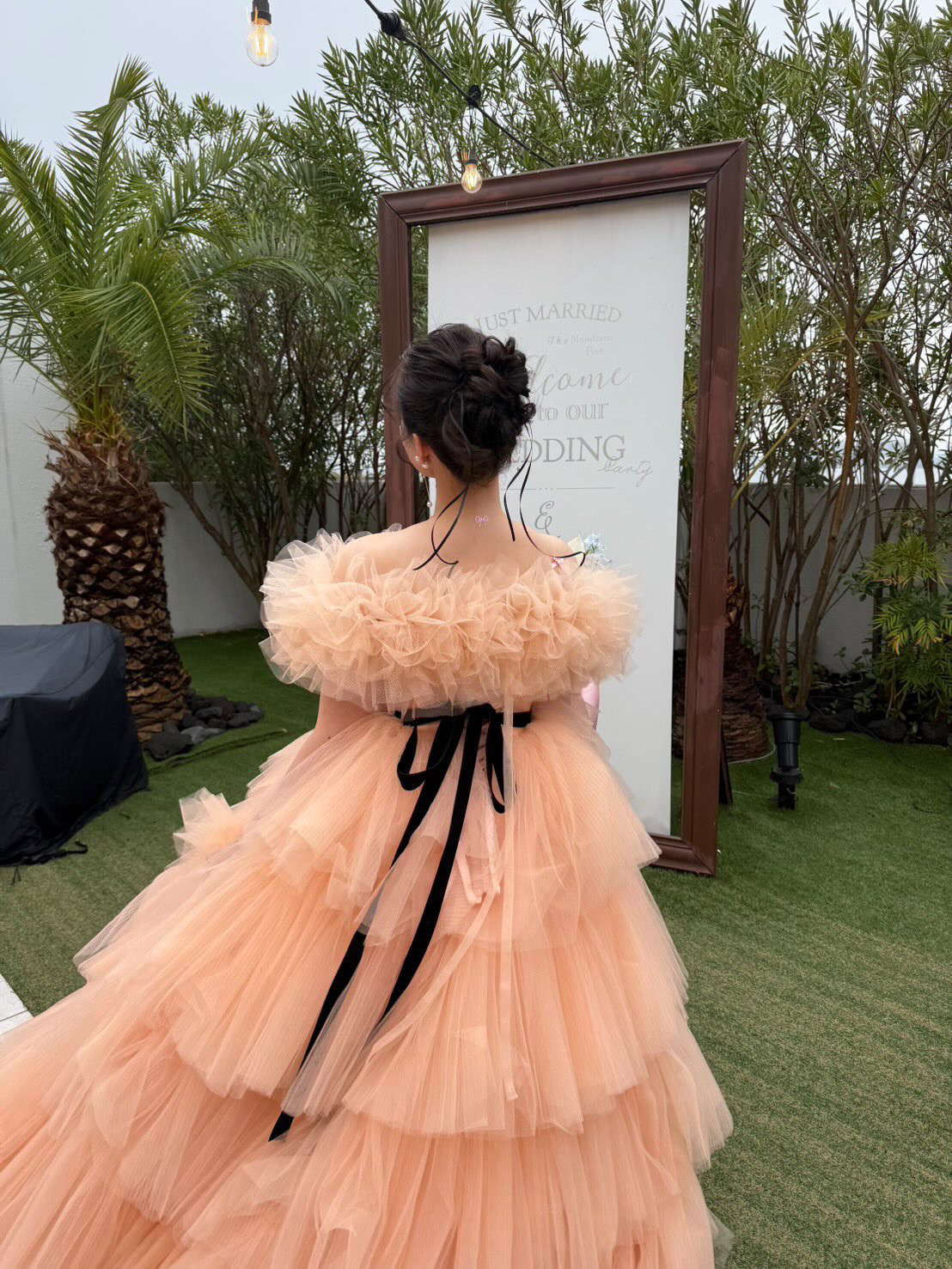 実例写真！カラードレス オレンジ 取り外し可能なオフショルダー ティアードのドレス プリーツドレス キラキラチュール
