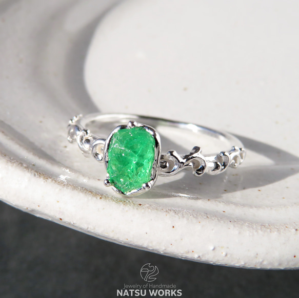 緑色の石の装飾リング 5g グリーン ガーネット リング / Mint Green Garnet Ring 指輪・リング