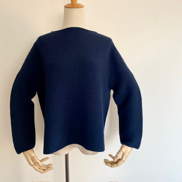 ビックシルエット　ホールガーメント　サイド切替ボートネックセーター　ロイヤルネイビー