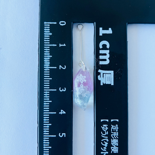 新作☆雪のきらめき レジンピアス／イヤリング変更可 〜淡ピンクと氷色