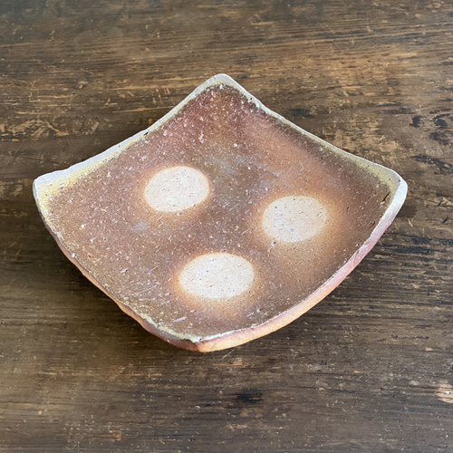 信楽焼 白荒土 穴窯焼成・四方上げ皿 15cm（No5）｜角皿・菓子皿・前菜