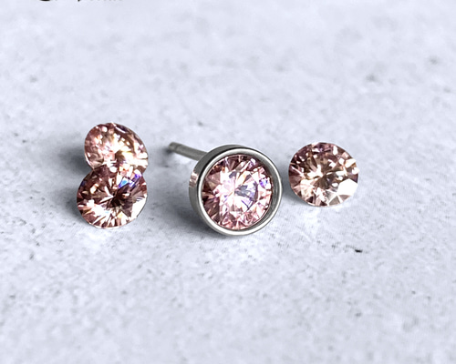 大幅値下げ宝石質スモーキークォーツヘキサゴンバックカービングピアスチャーム 大幅値下げ宝石質スモーキークォーツヘキサゴンバックカービングピアス