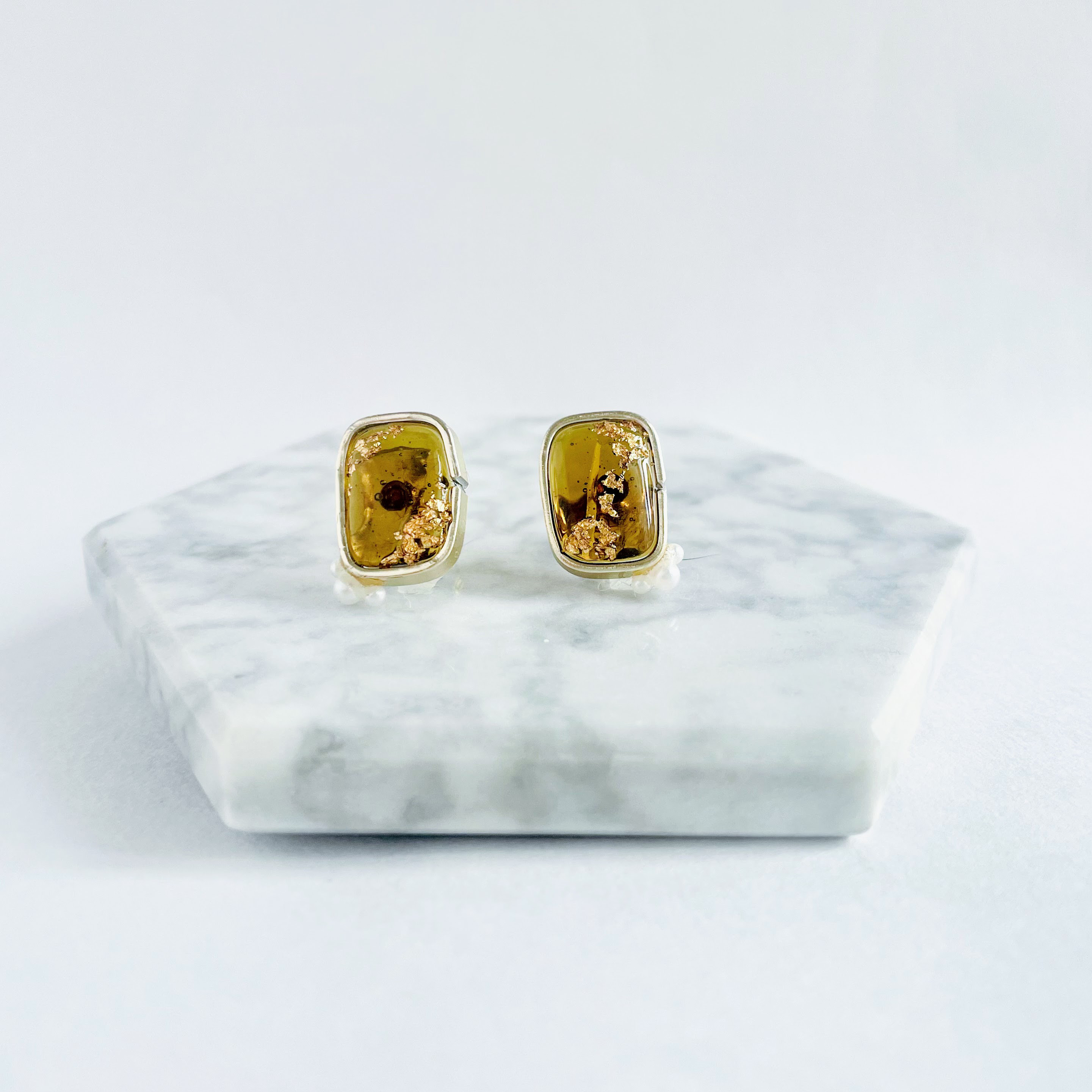 smoky jelly series｜透明感レジンスクエアピアス｜チャコールブラウンカラー｜金属アレルギー対応