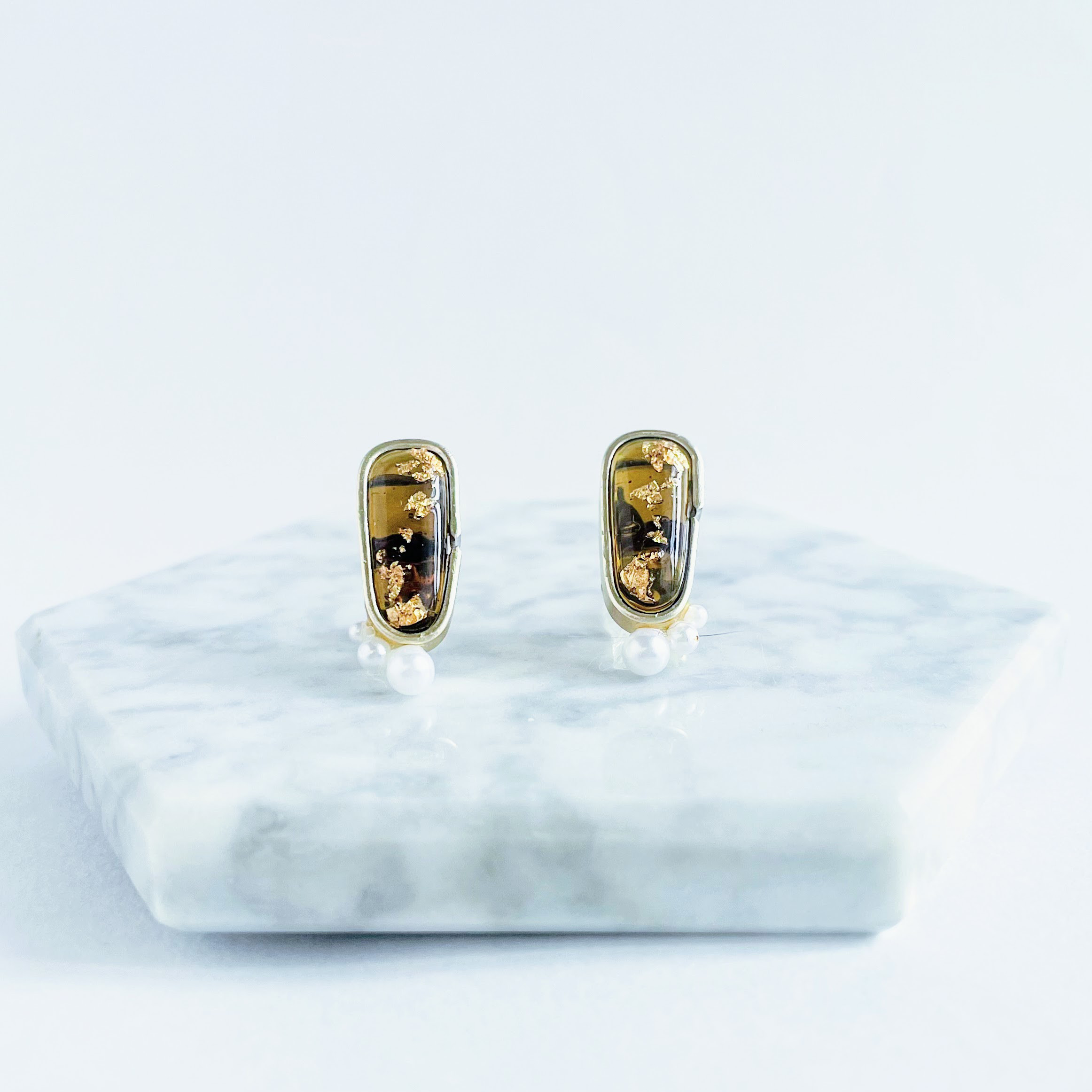 smoky jelly series｜透明感レジンしずく型ピアス｜チャコールブラウンカラー｜金属アレルギー対応