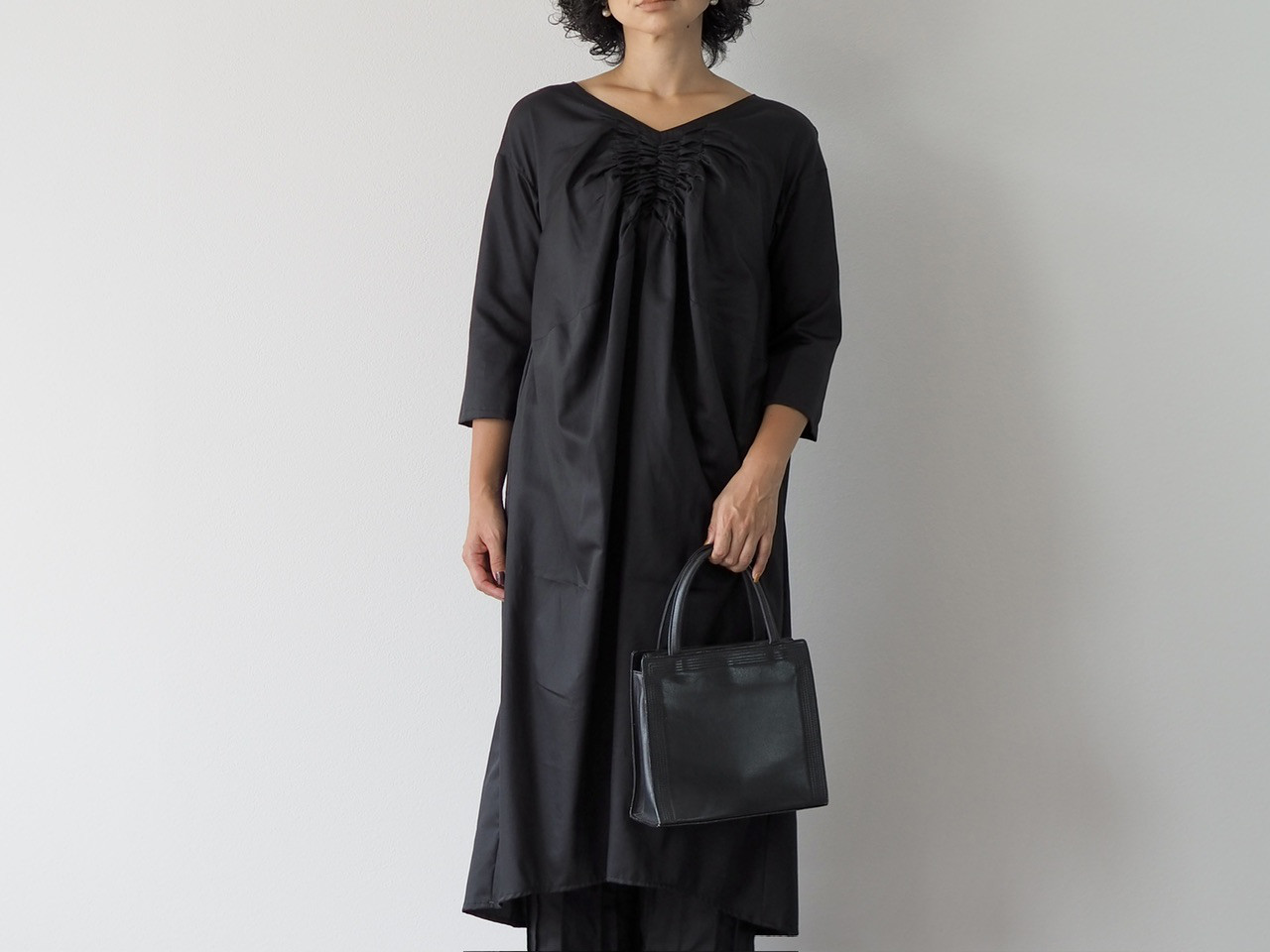 《フォーマルカラー》シャーリングワンピース/ブラック&ネイビー