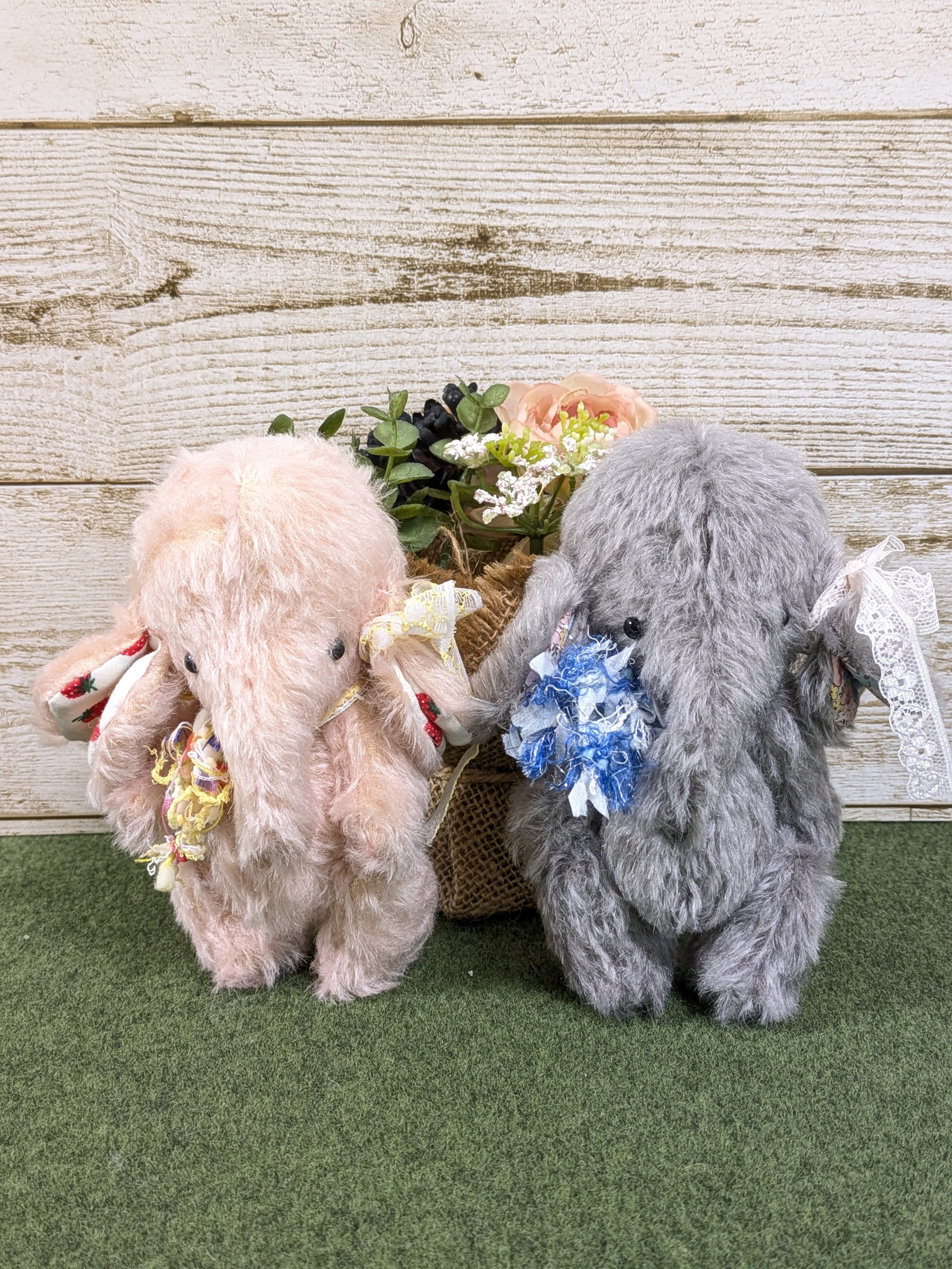 ピンクとグレーの夢色ゾウさん【２頭セット】― ドイツ製モヘアぬいぐるみ