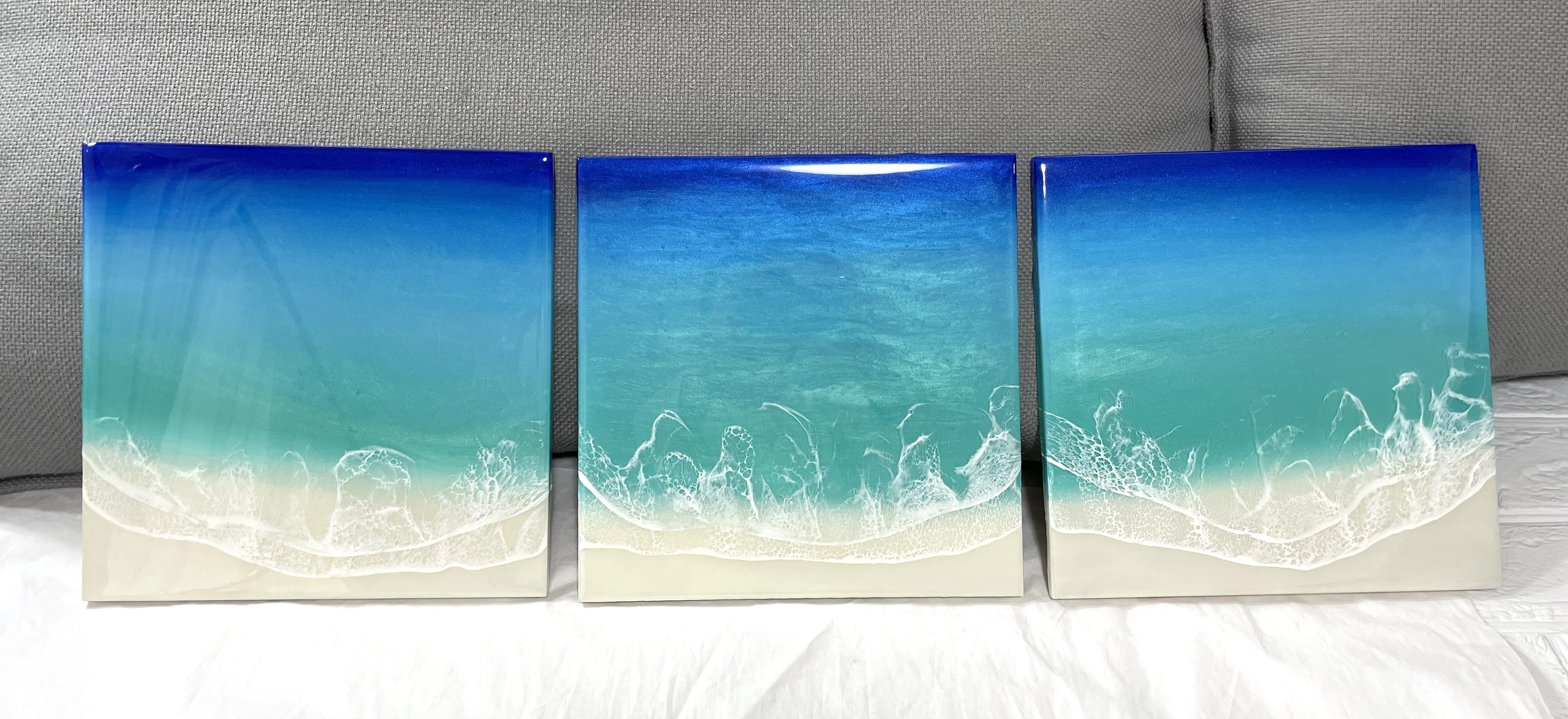 南国の海を飾る 3連オーシャンレジンアート ― 光と透明感 ―