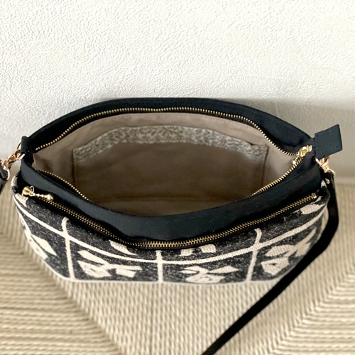 1点のみ⚮̈ミナペルホネン Lulu black ドラポケショルダー ポシェット