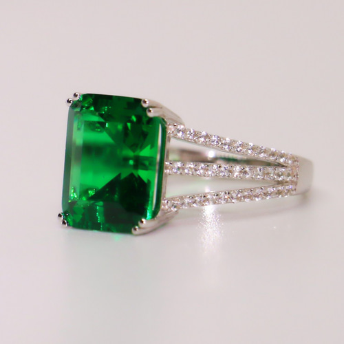 美品 Lamie エメラルドリング 天然石 指輪12号 美品 Lamie エメラルドリング 天然石 指輪12号