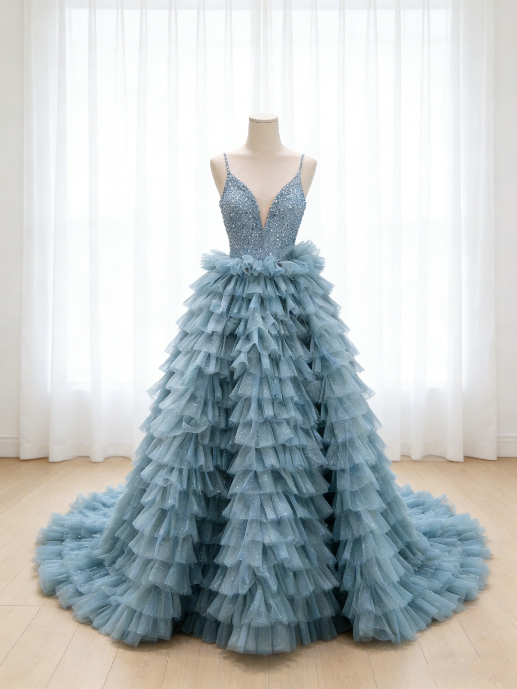 送料無料！カラードレス ブルーグレー キャミソール キラキラグリッターチュール 抜群におしゃれ度が際立つ Vネックドレス