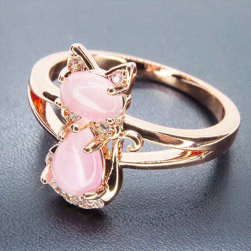 ローズゴールドカラー 大人可愛い猫シルエットリング キュービック