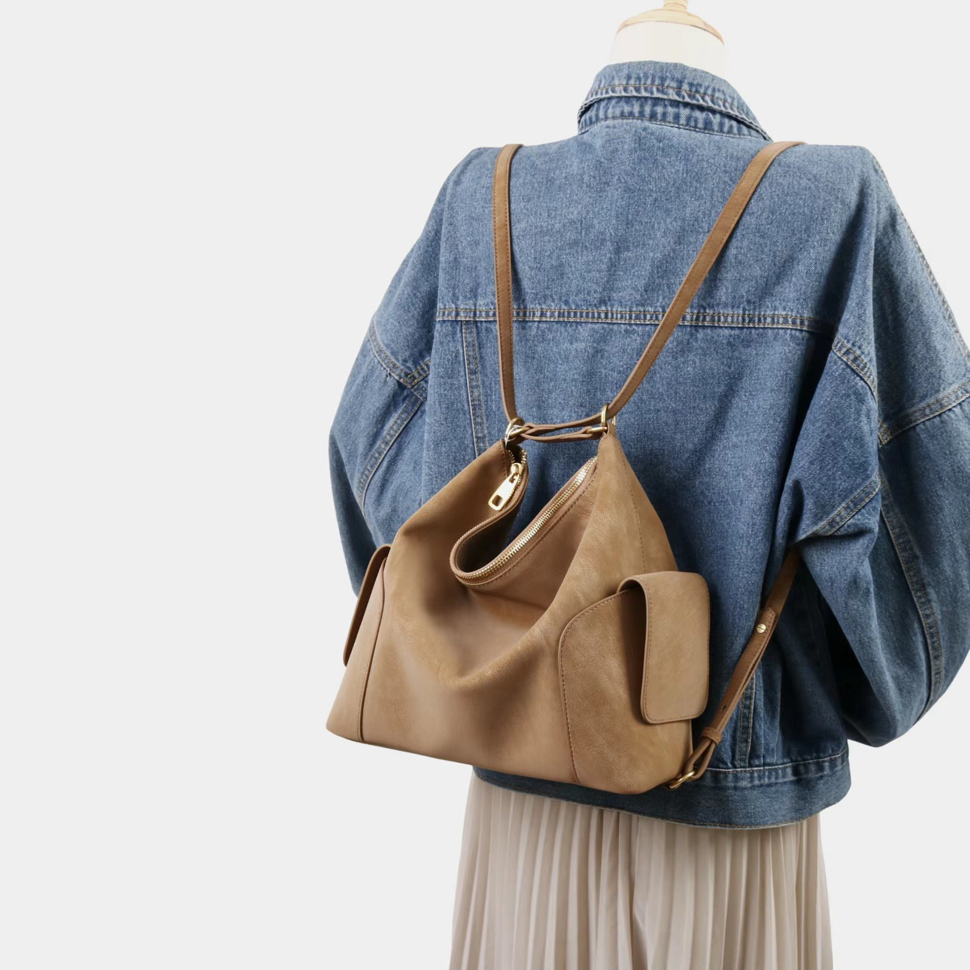 装いに合わせて形を変える 本革3WAYバッグ〈大人のためのレザーバッグ〉