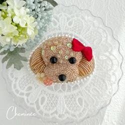 立体刺繍】赤いリボンとお花でおめかし♡トイプードルのビーズ刺繍