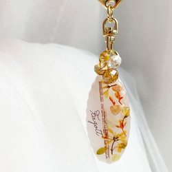 【3207】ファゴット 紫陽花と黄色ユーフォルビア オーバルキーホルダー 3042】ファゴット バスーン 黄色いユーフォルビア入り ホワイト