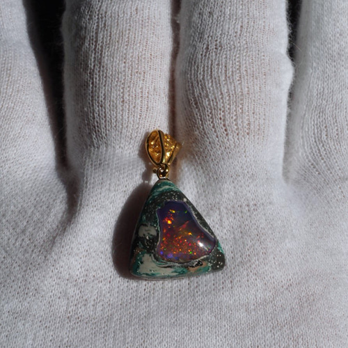 本日限定価格 ブラックオパール トリリアントカット ペンダントトップ