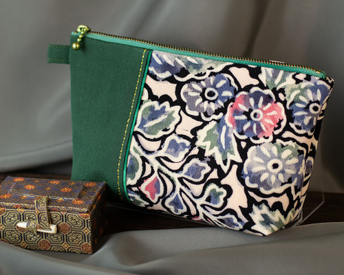 G-402正絹紬着物リメイクポーチ/深緑縮緬×緑ライン手描き風縮緬 その他