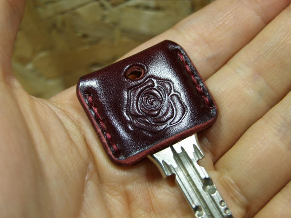 薔薇(バラ)刻印のキーカバー ルガトワイン 2枚目の画像