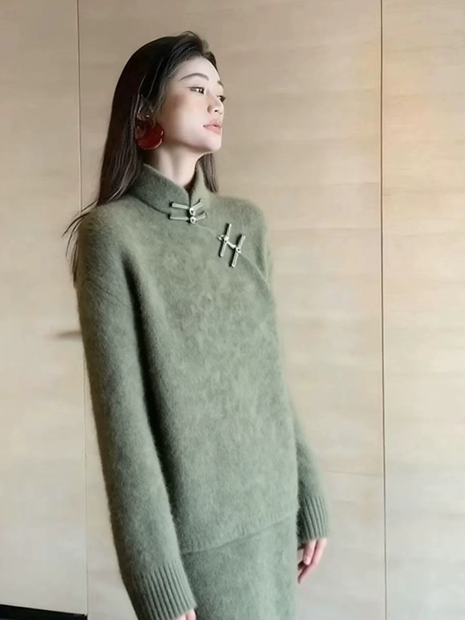 2026年ストレートホワイトカモフラ牛角ボタン ダウンジャケット女性中長期大毛襟厚手冬ファッションコート 高級感 旅行｜詳細画像