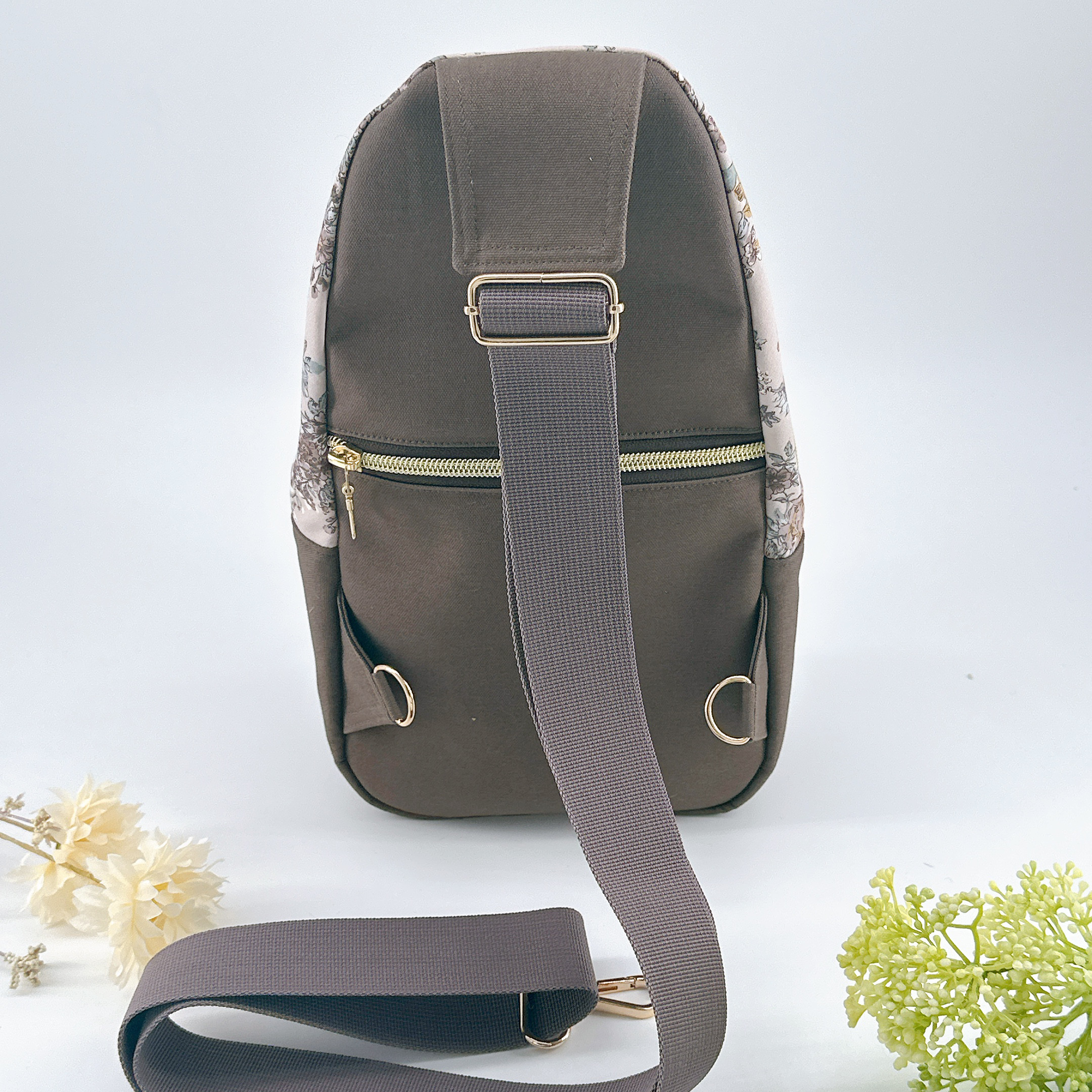 リバティ生地使用☆華やかボディバッグ☆両手フリーでお出かけ快適