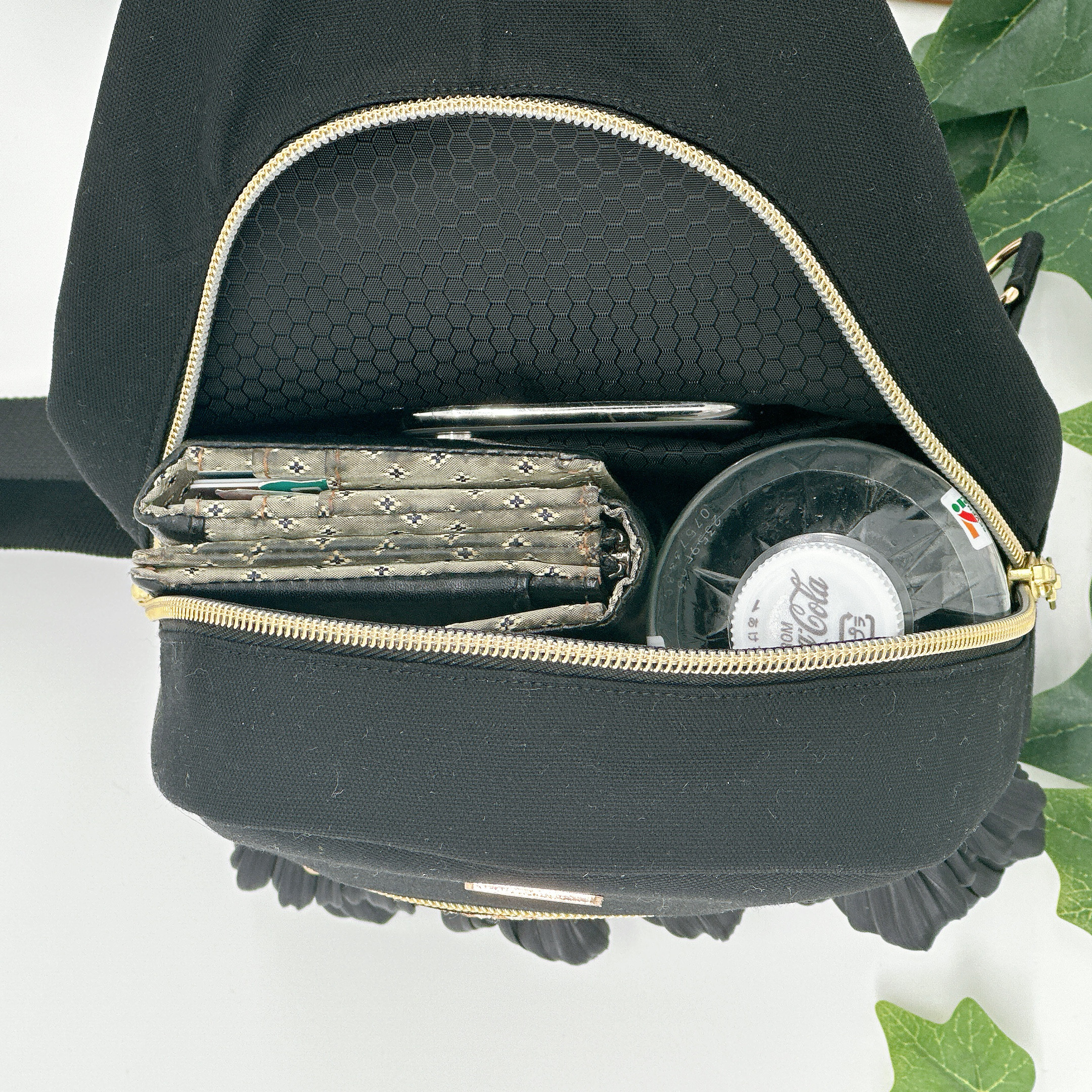 リバティ生地使用☆華やかボディバッグ☆両手フリーでお出かけ快適