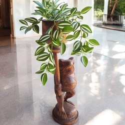 創作花瓶　精巧な彫り物 木彫りのカエル｜鉢カバー ポット｜フェイクグリーン 造花｜花台