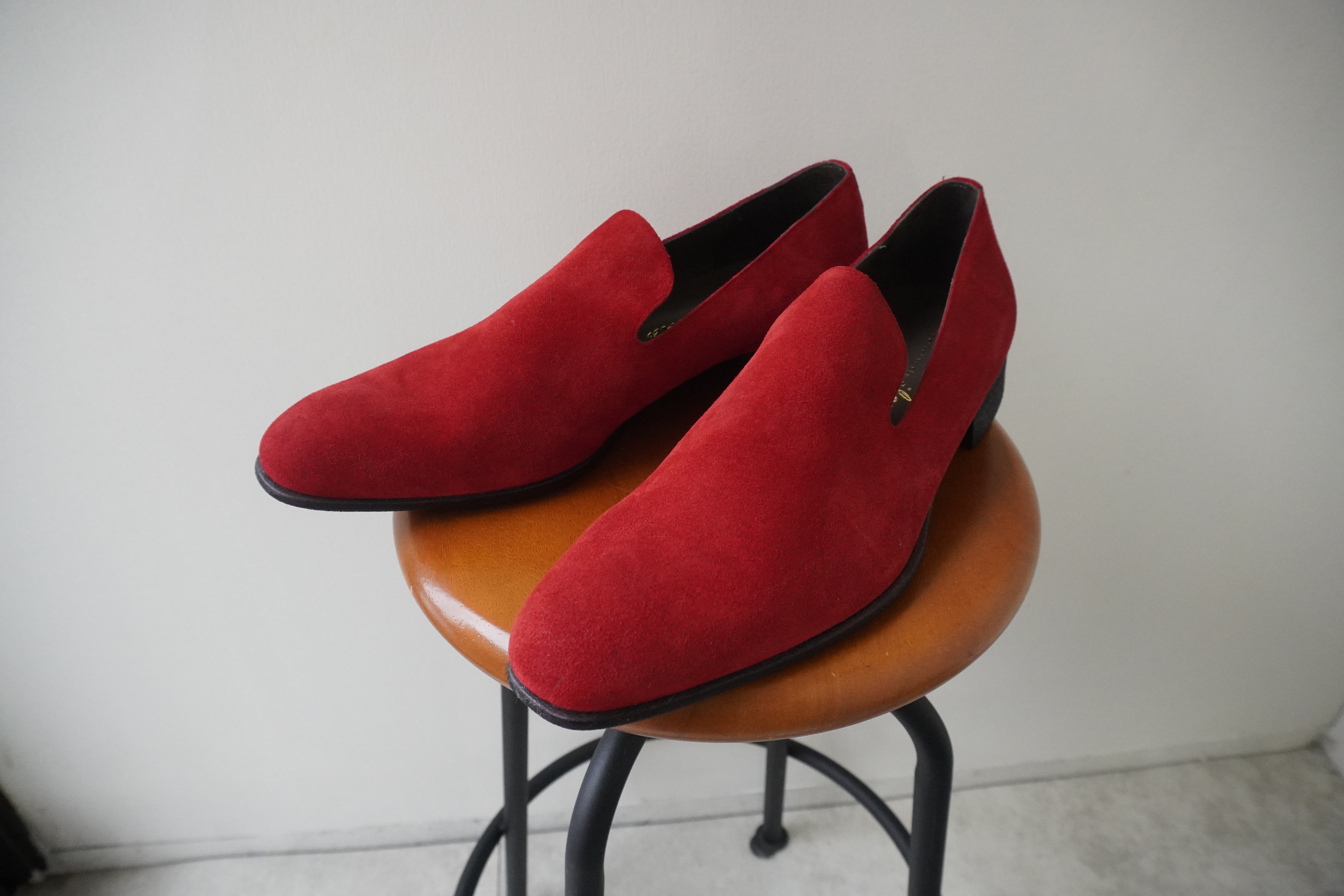SALE★メンズ 赤いベロアレザーのスリッポンシューズ