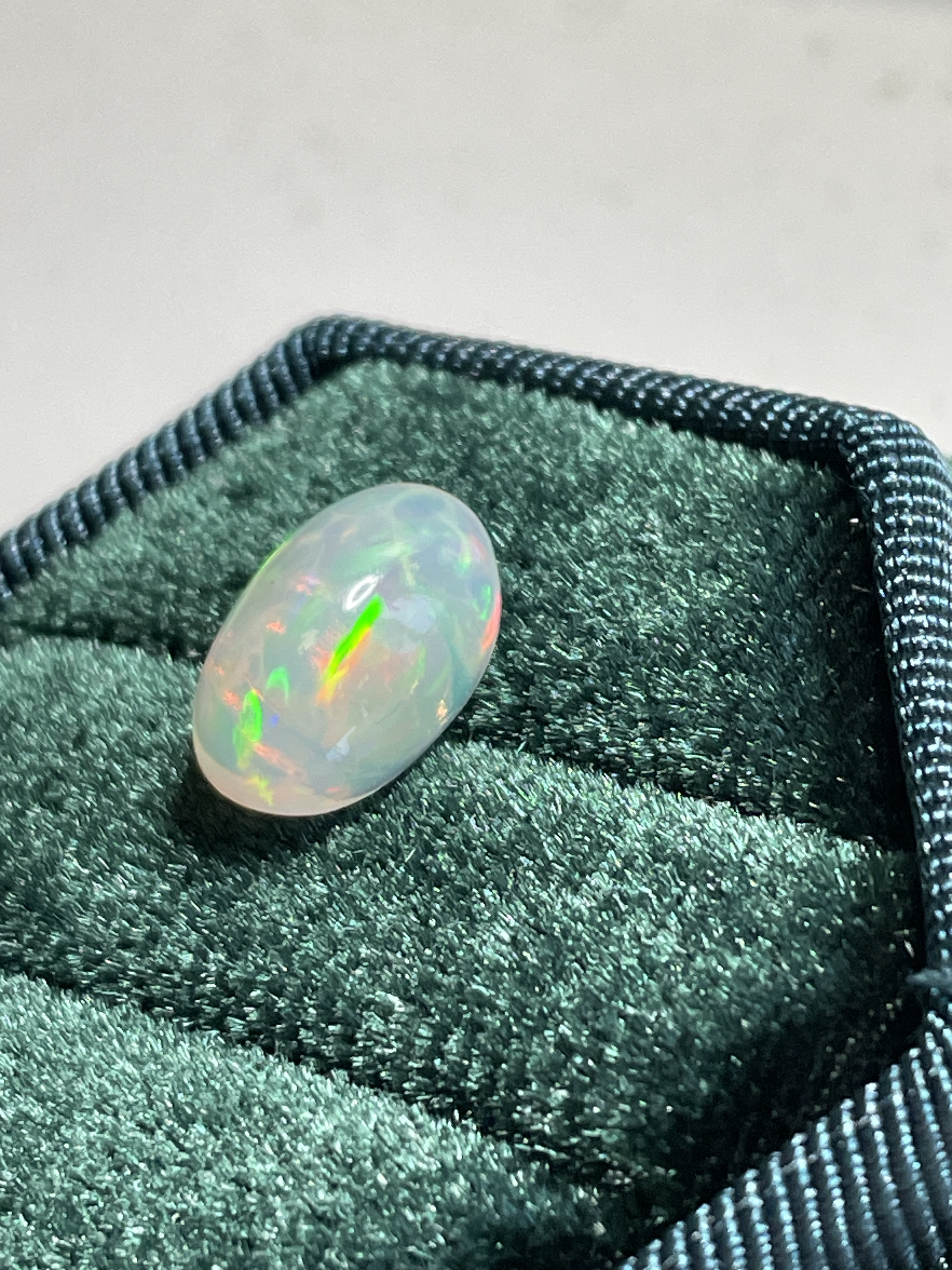 オパール　ピンブローチ